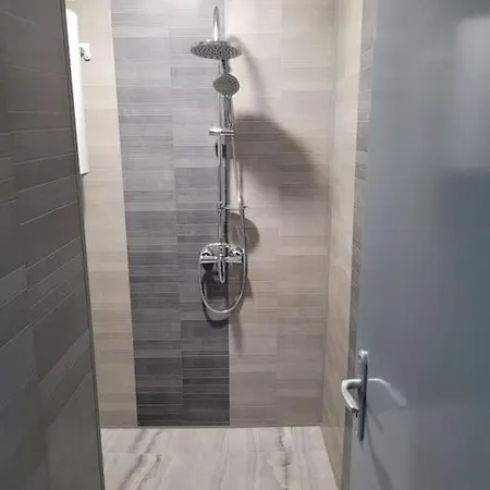 Ap.mihalevi 2bedrooms,living And Kitchen * וארנה